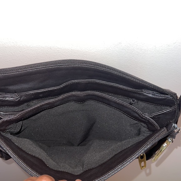 Preview Collection Leather Crossbody Purse - Picture 6 of 12